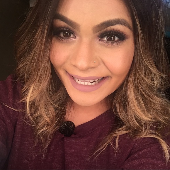 Meet your Posher, Lorena - Picture 1 of 1